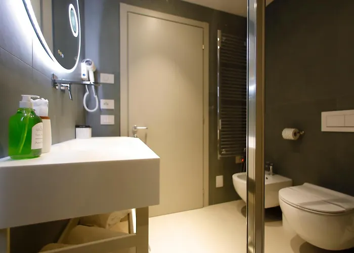 Hotel Unico By Dori Sirmione